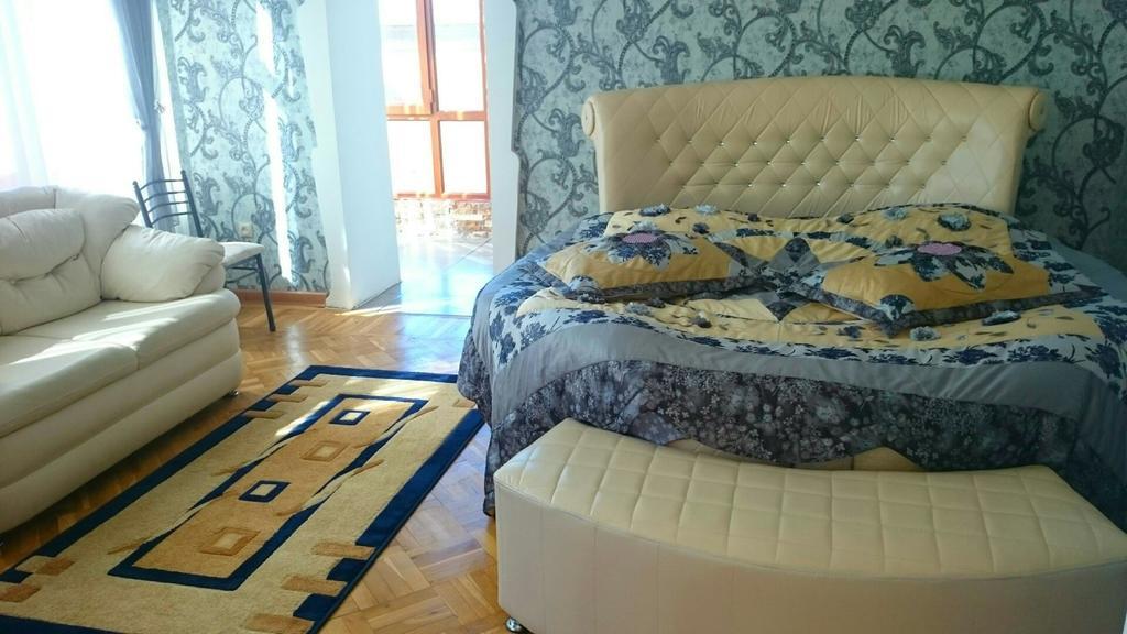 Edemi Hotel Kutaisi Eksteriør bilde