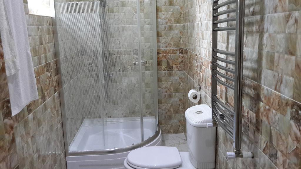 Edemi Hotel Kutaisi Eksteriør bilde